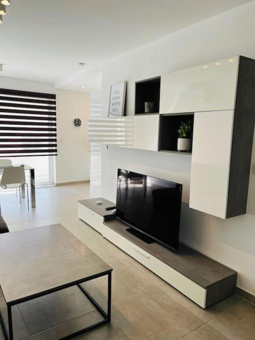 Sliema, Apt7, Stylish 2 Bedroom Apartment With Parking Exterior photo